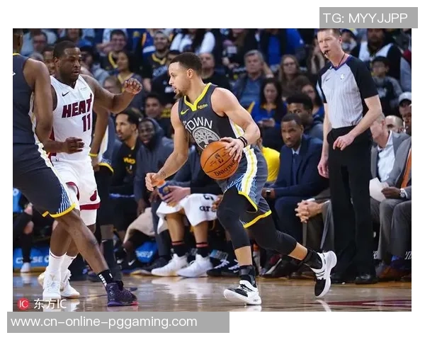 勇士队的斯蒂芬·库里因脚踝酸痛缺席对热火的竞赛